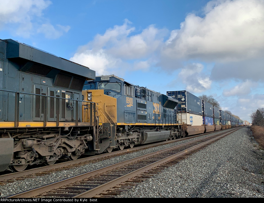 CSX 8900 